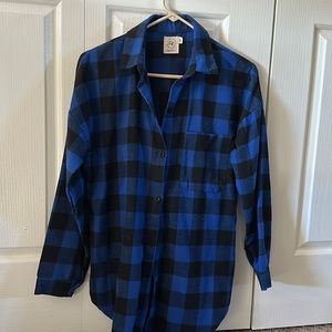 G&E top in perfect condition. Plaid with front pocket.